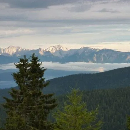 Jagerhuettn * هوتشريندل